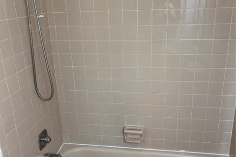 House in Bradenton, Florida 3 bedrooms, 110.37 sq.m. № 2272956 - photo 13