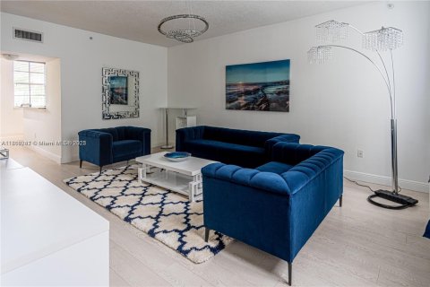 Townhouse in Hallandale Beach, Florida 3 bedrooms, 149.94 sq.m. № 1994938 - photo 2