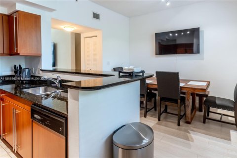 Townhouse in Hallandale Beach, Florida 3 bedrooms, 149.94 sq.m. № 1994938 - photo 4