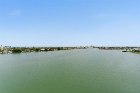Купить кондоминиум в Южная Пасадена, Флорида 7 комнат, 120.77м2, № 2222489 - фото 7