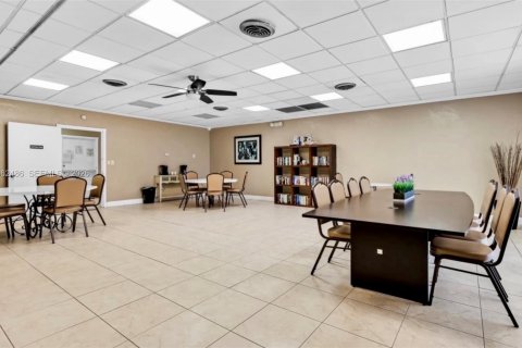 Condominio en venta en North Miami Beach, Florida, 1 dormitorio № 2080939 - foto 26