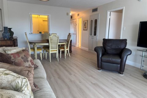 Condominio en venta en North Miami Beach, Florida, 1 dormitorio № 2080939 - foto 8