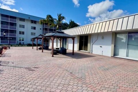Condominio en venta en North Miami Beach, Florida, 1 dormitorio № 2080939 - foto 25