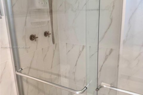 Condominio en venta en North Miami Beach, Florida, 1 dormitorio № 2080939 - foto 18