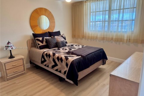 Condominio en venta en North Miami Beach, Florida, 1 dormitorio № 2080939 - foto 11