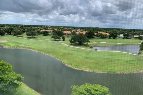 Condo in Pompano Beach, Florida, 3 bedrooms  № 2015045 - photo 13