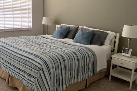 Condo in Pompano Beach, Florida, 3 bedrooms  № 2015045 - photo 21