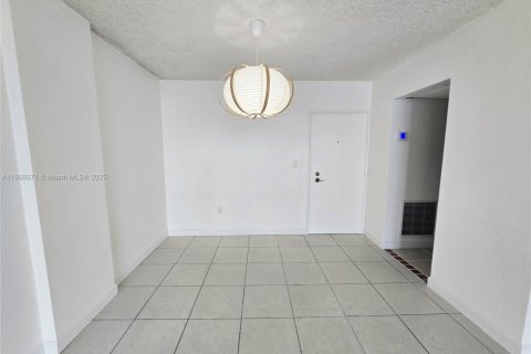 Condominio en alquiler en Miami Beach, Florida, 1 dormitorio, 78.97 m2 № 1966294 - foto 4