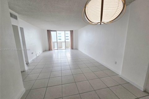 Condominio en alquiler en Miami Beach, Florida, 1 dormitorio, 78.97 m2 № 1966294 - foto 5