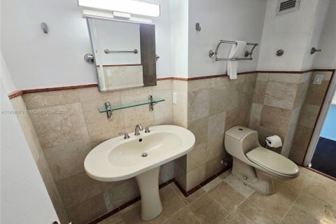 Condominio en alquiler en Miami Beach, Florida, 1 dormitorio, 78.97 m2 № 1966294 - foto 12
