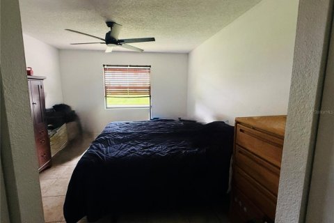 House in Port Charlotte, Florida 3 bedrooms, 108.88 sq.m. № 2400334 - photo 6