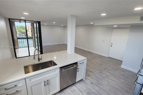 Copropriété à louer à Delray Beach, Floride: 1 chambre, 70.42 m2 № 1996873 - photo 3