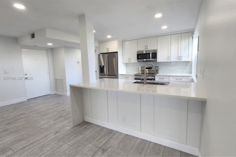 Copropriété à louer à Delray Beach, Floride: 1 chambre, 70.42 m2 № 1996873 - photo 4