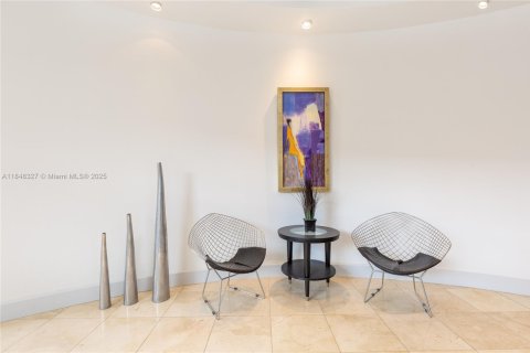 Condo in Miami Beach, Florida, 1 bedroom  № 1848770 - photo 24