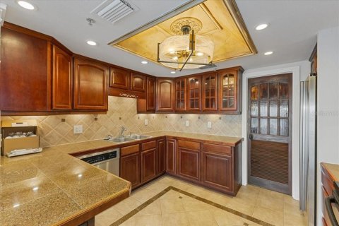 Condo in Orlando, Florida, 2 bedrooms  № 1557676 - photo 11