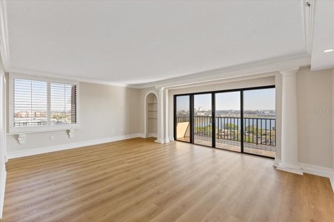 Condo in Orlando, Florida, 2 bedrooms  № 1557676 - photo 13