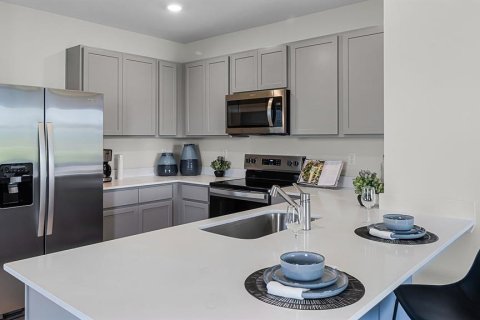 House in Winter Haven, Florida 3 bedrooms, 139.73 sq.m. № 2099785 - photo 6