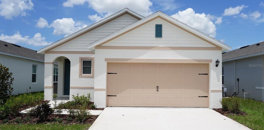 House in Winter Haven, Florida 3 bedrooms, 139.73 sq.m. № 2099785