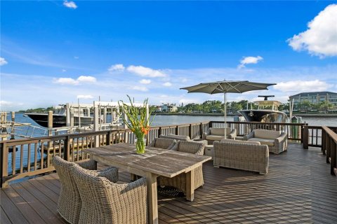 Adosado en venta en Tampa, Florida, 4 dormitorios, 390.93 m2 № 1846756 - foto 30