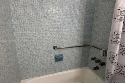 Снять в аренду кондоминиум в Майами, Флорида 1 спальня, 78.97м2, № 2005011 - фото 8