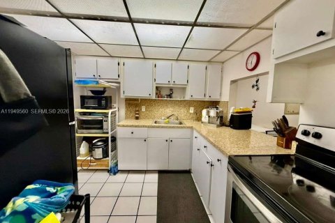 Кондоминиум с 1 спальней в Майами, Флорида № 2005011