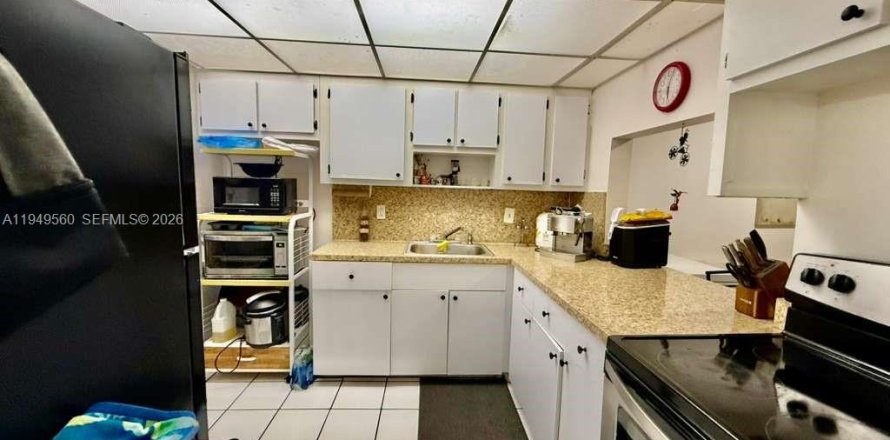 Кондоминиум с 1 спальней в Майами, Флорида № 2005011