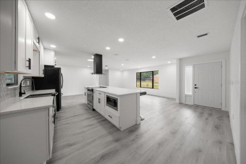 House in Ocala, Florida 3 bedrooms, 145.48 sq.m. № 2223590 - photo 7