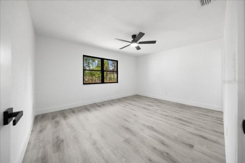 House in Ocala, Florida 3 bedrooms, 145.48 sq.m. № 2223590 - photo 9