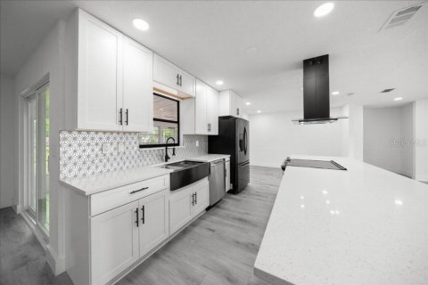 House in Ocala, Florida 3 bedrooms, 145.48 sq.m. № 2223590 - photo 4