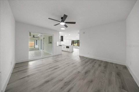 House in Ocala, Florida 3 bedrooms, 145.48 sq.m. № 2223590 - photo 8