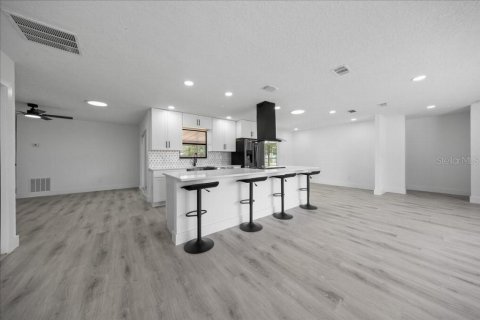 House in Ocala, Florida 3 bedrooms, 145.48 sq.m. № 2223590 - photo 6