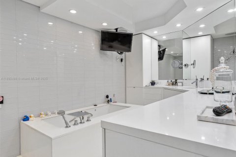 Снять в аренду кондоминиум в Авентура, Флорида 2 спальни, 196.95м2, № 2021658 - фото 26