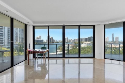 Снять в аренду кондоминиум в Авентура, Флорида 2 спальни, 196.95м2, № 2021658 - фото 6