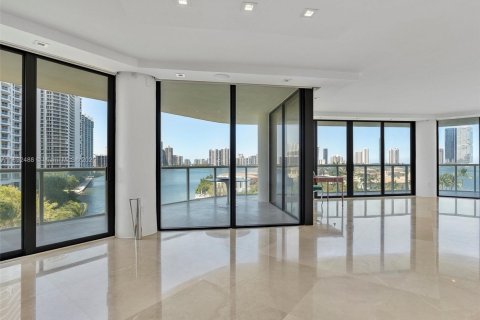 Снять в аренду кондоминиум в Авентура, Флорида 2 спальни, 196.95м2, № 2021658 - фото 11