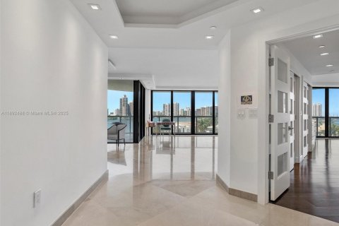 Снять в аренду кондоминиум в Авентура, Флорида 2 спальни, 196.95м2, № 2021658 - фото 3