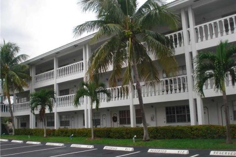 Condominio en alquiler en Fort Lauderdale, Florida, 2 dormitorios, 81.29 m2 № 1227623 - foto 1