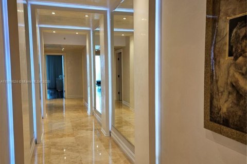 Copropriété à louer à Aventura, Floride: 3 chambres, 304.16 m2 № 1979493 - photo 4