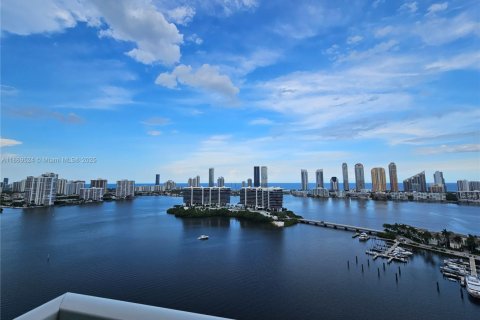 Copropriété à louer à Aventura, Floride: 3 chambres, 304.16 m2 № 1979493 - photo 16