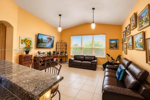 Casa en venta en Miami, Florida, 3 dormitorios, 189.24 m2 № 2401349 - foto 7