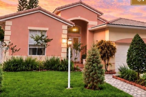 House in Miami, Florida 3 bedrooms, 189.24 sq.m. № 2401349