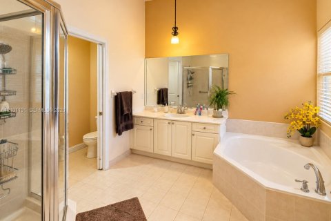 Casa en venta en Miami, Florida, 3 dormitorios, 189.24 m2 № 2401349 - foto 14