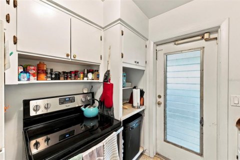 Commercial property in Dunedin, Florida 4 bedrooms, 169.08 sq.m. № 2376609 - photo 18