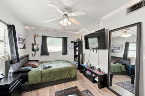 Commercial property in Dunedin, Florida 4 bedrooms, 169.08 sq.m. № 2376609 - photo 6