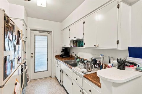 Commercial property in Dunedin, Florida 4 bedrooms, 169.08 sq.m. № 2376609 - photo 17