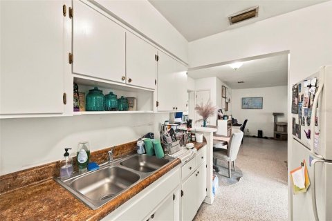 Commercial property in Dunedin, Florida 4 bedrooms, 169.08 sq.m. № 2376609 - photo 15