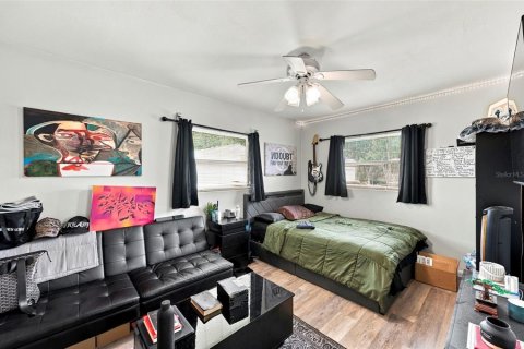 Commercial property in Dunedin, Florida 4 bedrooms, 169.08 sq.m. № 2376609 - photo 5