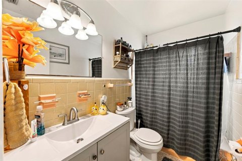 Commercial property in Dunedin, Florida 4 bedrooms, 169.08 sq.m. № 2376609 - photo 21
