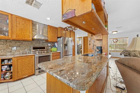 Villa ou maison à vendre à Spring Hill, Floride: 3 chambres, 165.46 m2 № 2386685 - photo 13