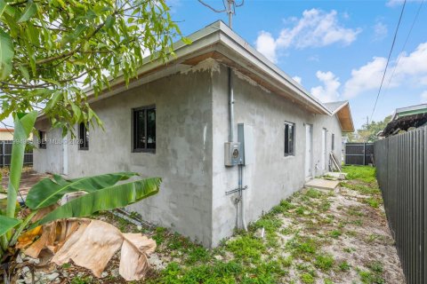 Купить виллу или дом в Форт-Лодердейл, Флорида 5 спален, 76.64м2, № 2064157 - фото 23