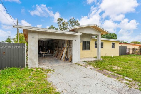 Дом в Форт-Лодердейл, Флорида 5 спален, 76.64м2 № 2064157